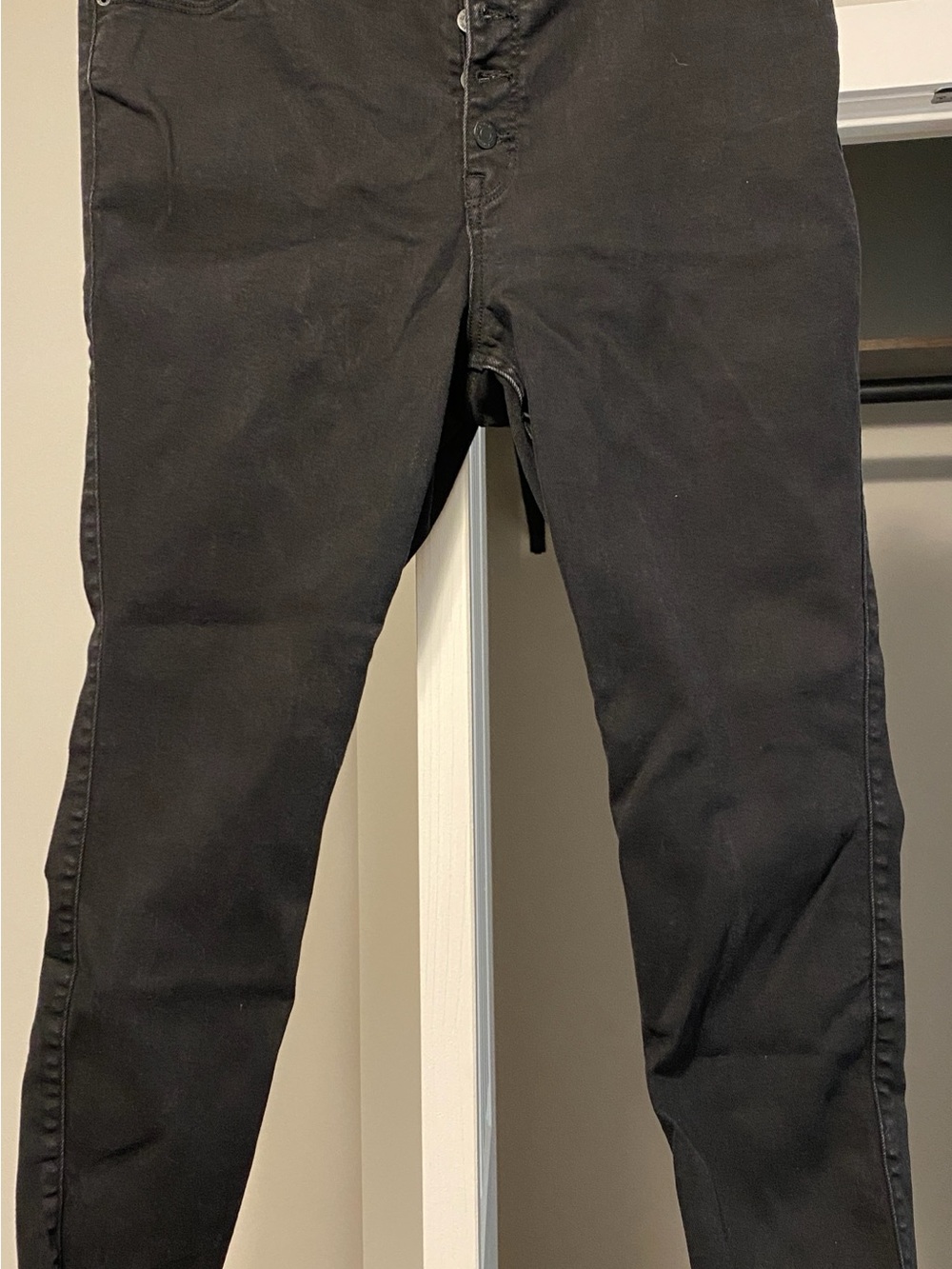 Womenโs Black Super Skinny Fit Jeans